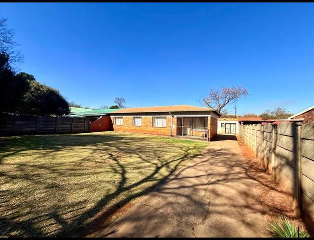 6 BEDROOM HOUSE FOR SALE IN VANDERBIJLPARK CW 6